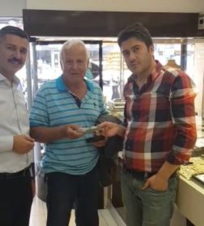 İstanbul'da kuyumcu para dolu poşet buldu
