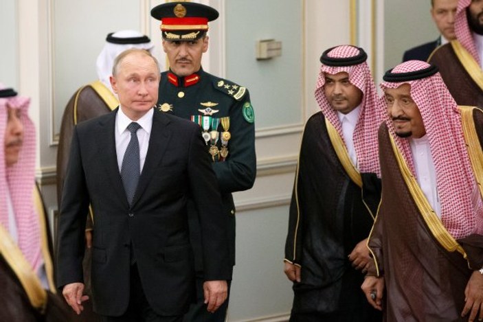 Suudi bandosu Rus marşını çalamadı