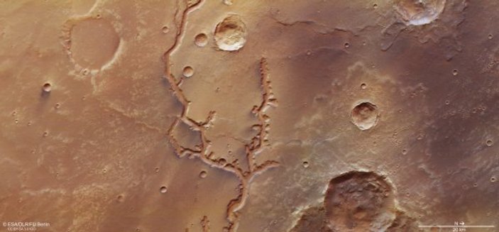 Mars'ta 4 milyar yıllık nehir yatağı