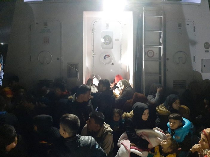 İzmir'de 314 kaçak göçmen yakalandı