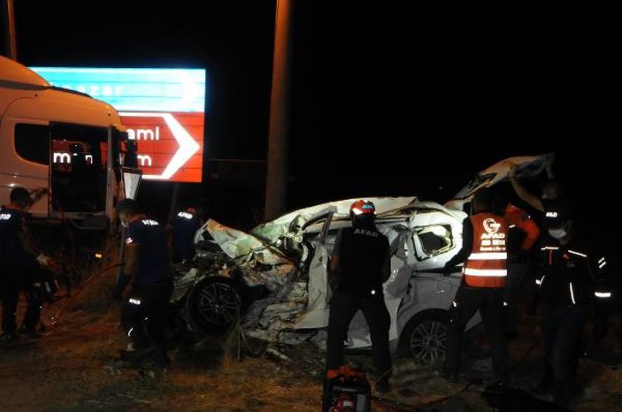 Tunceli'de tır ile çarpışan araçtaki 4 kişi öldü