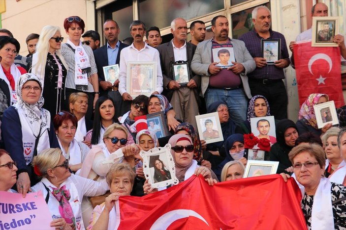 Srebrenitsa anneleri Diyarbakır annelerini ziyaret etti