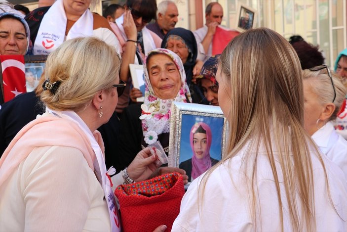 Srebrenitsa anneleri Diyarbakır annelerini ziyaret etti