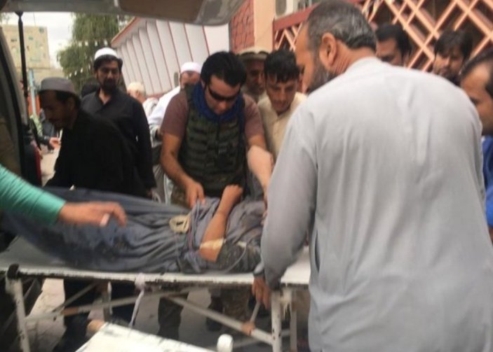 Afganistan'da cuma namazında bombalı saldırı: 22 ölü