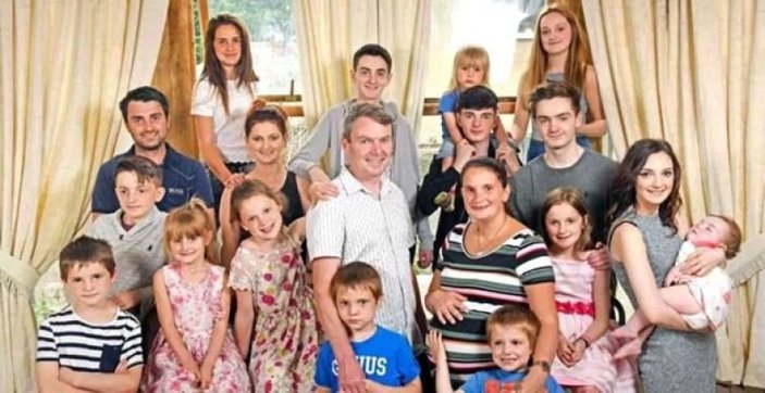 İngiltere'de yaşayan çift 22'nci çocuğunu bekliyor