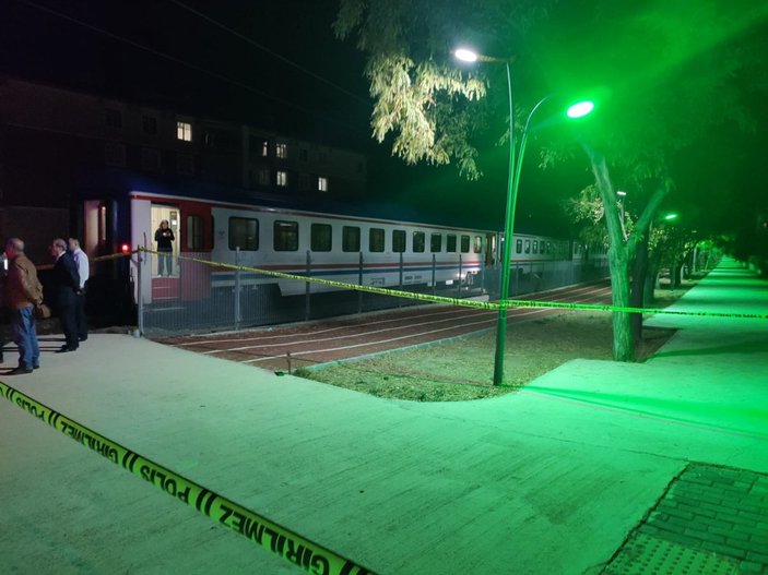 Ankara'da tren çarpması sonucu 1 kadın hayatını kaybetti