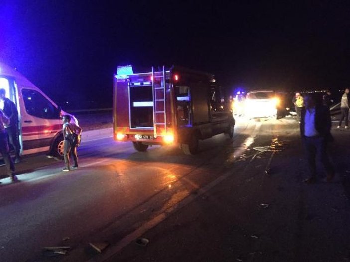 Konya'da trafik kazasında 2 kişi öldü, 11 kişi yaralandı