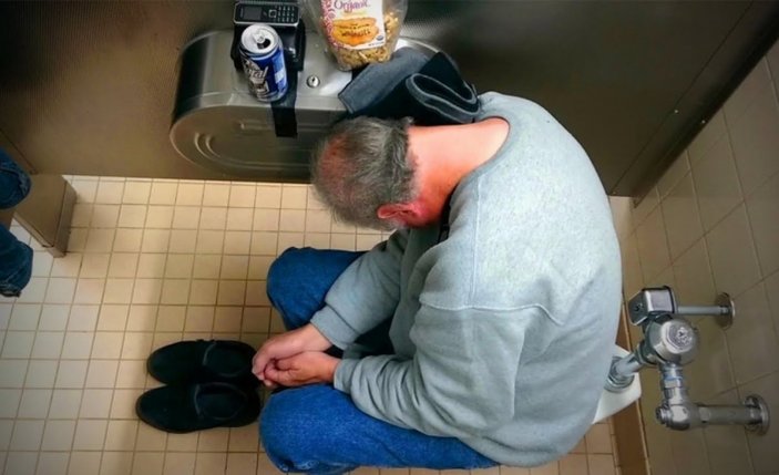 ABD'de vücudu bira üreten adamın çaresizliği
