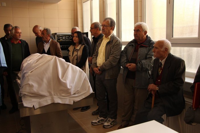 Eskişehir'de 8 yıllık kadavra törenle gömüldü