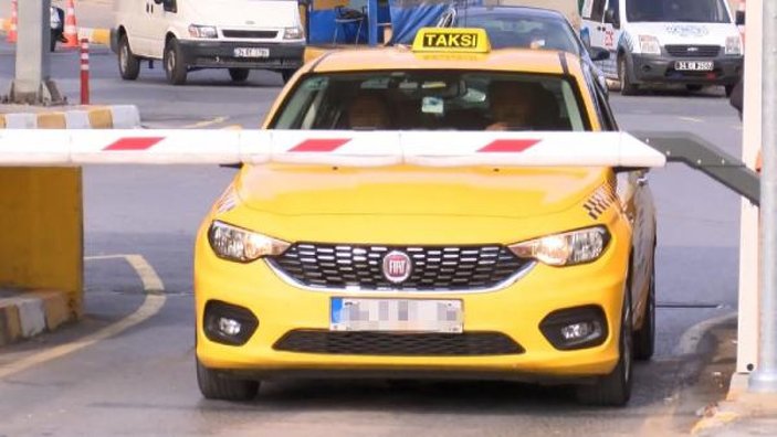 Esenler Otogarı'ndaki taksiciler bekleme parası alıyor