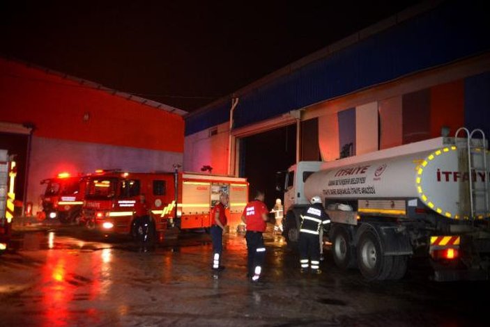 Adana'da fabrikada yangın çıktı