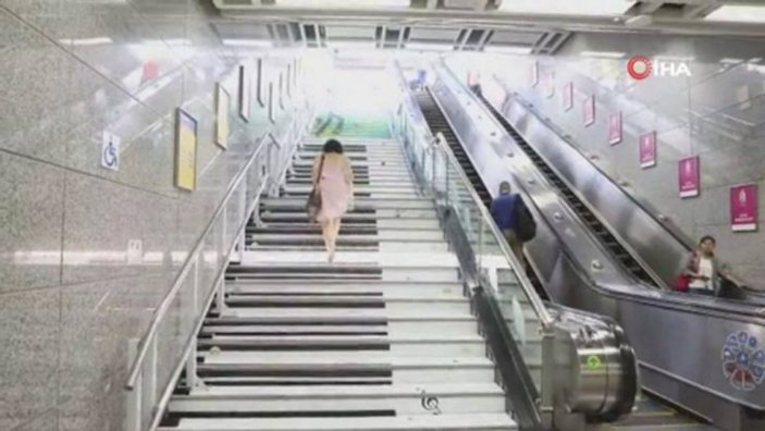 Çin metrosundaki basamaklar piyano tuşlarına dönüştü