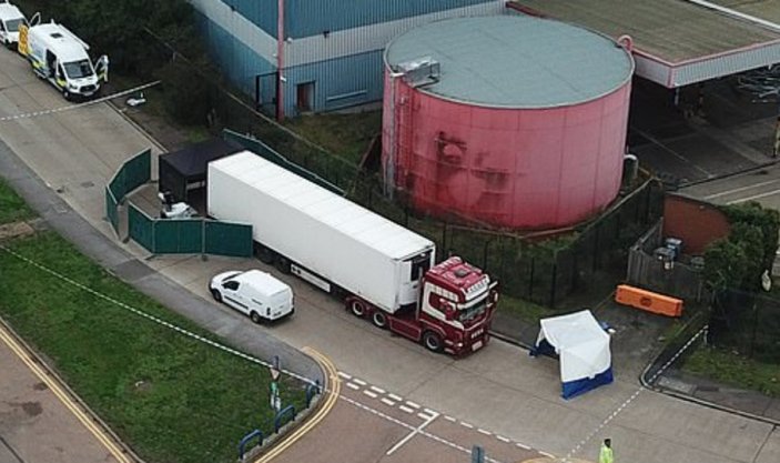 İngiltere'de kamyondan 39 ceset çıktı