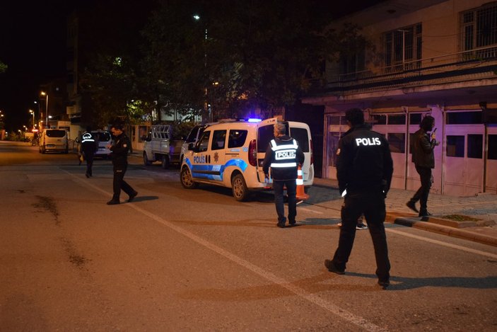 Malatya'da park halindeki araçlara silahlı saldırı