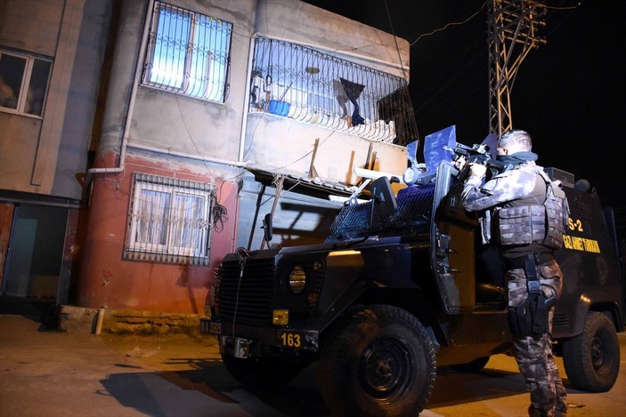 Adana'da DEAŞ'a yönelik şafak operasyonu yapıldı