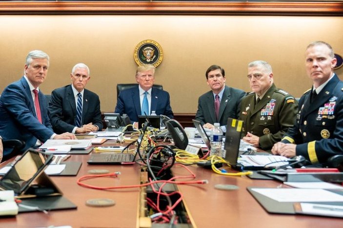 Trump'ın Bağdadi operasyonu izlerken çekilen fotoğrafı