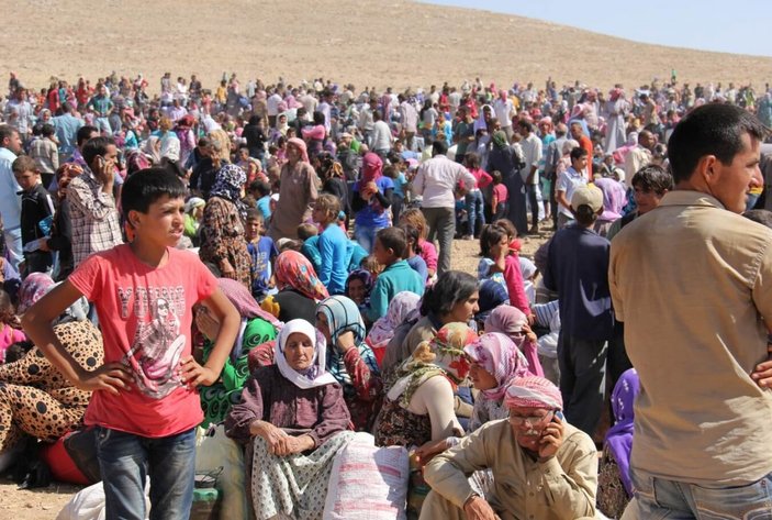 Lübnan'daki Suriyeliler geri dönüş için yola çıktı