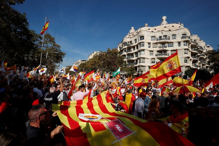 Katalanlar bu kez birlik için sokaklara çıktı
