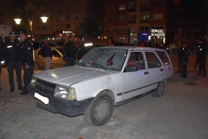 Polis merkezi önünde silahlı saldırı gerçekleştirdi