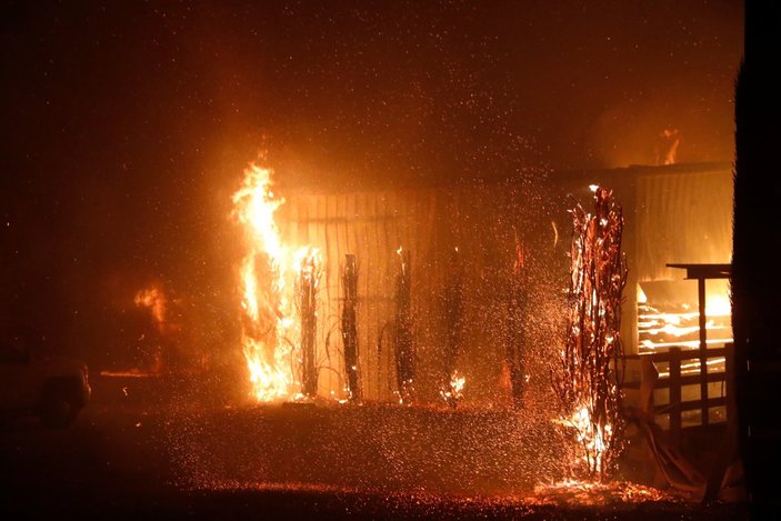 Kaliforniya'daki yangın henüz söndürülemedi