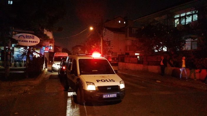 Kocaeli'de sokak ortasında kardeşlere silahlı saldırı