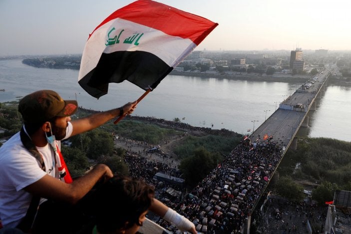 Protestoların devam ettiği Irak'ı bekleyen senaryolar