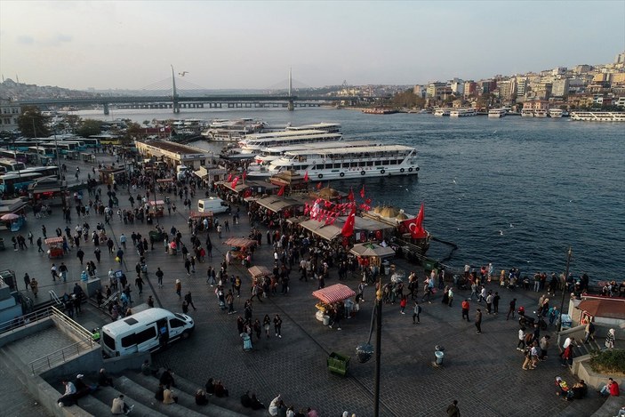 Eminönü'nde balık ekmek satan teknelerle ilgili yeni karar