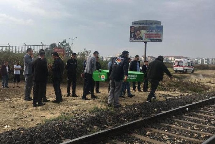 Adana'da bakım treni bir kadına çarptı