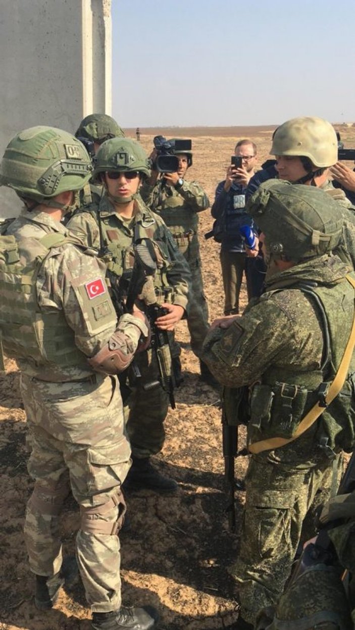 Türk ve Rus askerlerinin ortak devriyesi başladı