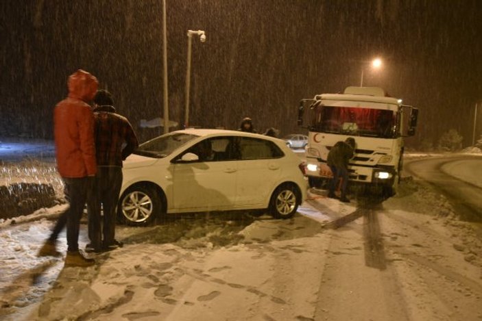 Zigana Dağı'nda  vatandaşlar karla oynadı