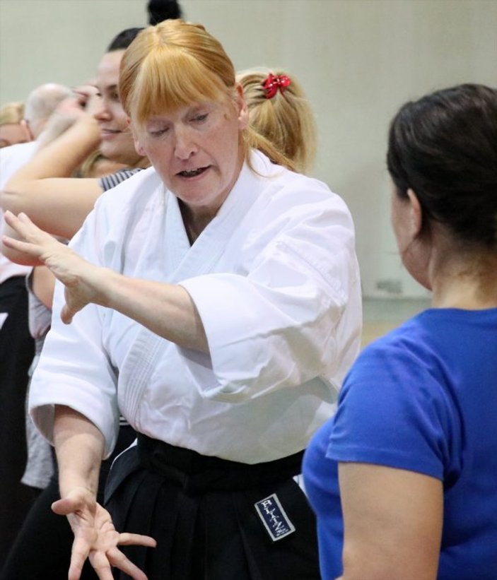 İzmir'de görme engelli İngiliz sporcudan aikido dersi
