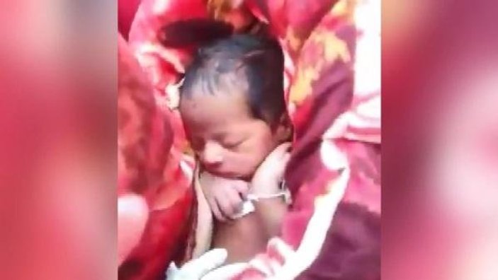 Hint dede kız doğan bebeği canlı toprağa gömmek istedi