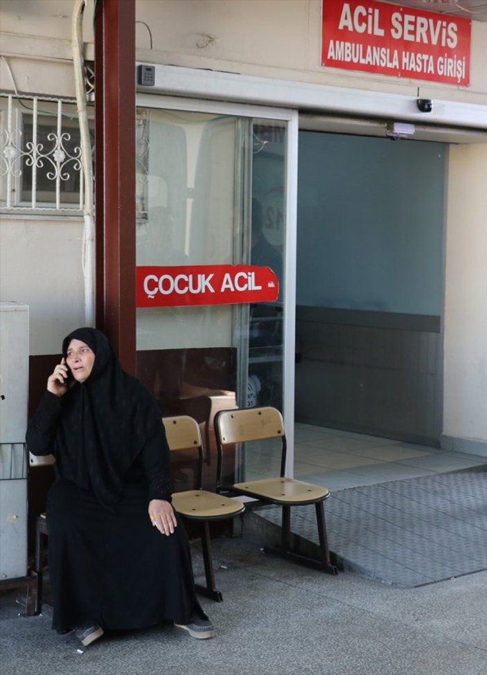 Adana'da pencere önüne bırakılan bebek düşüp öldü