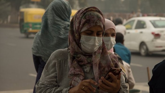 Yeni Delhi'de hava kirliliği, acil durum ilan ettirdi