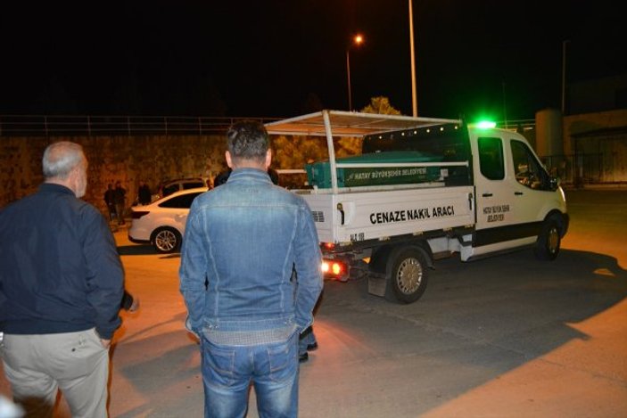Gaziantep'te kamyonla otomobil çarpıştı: 2 ölü 1 yaralı