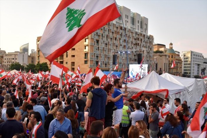 Lübnan'da protestocular eylemlere devam ediyor