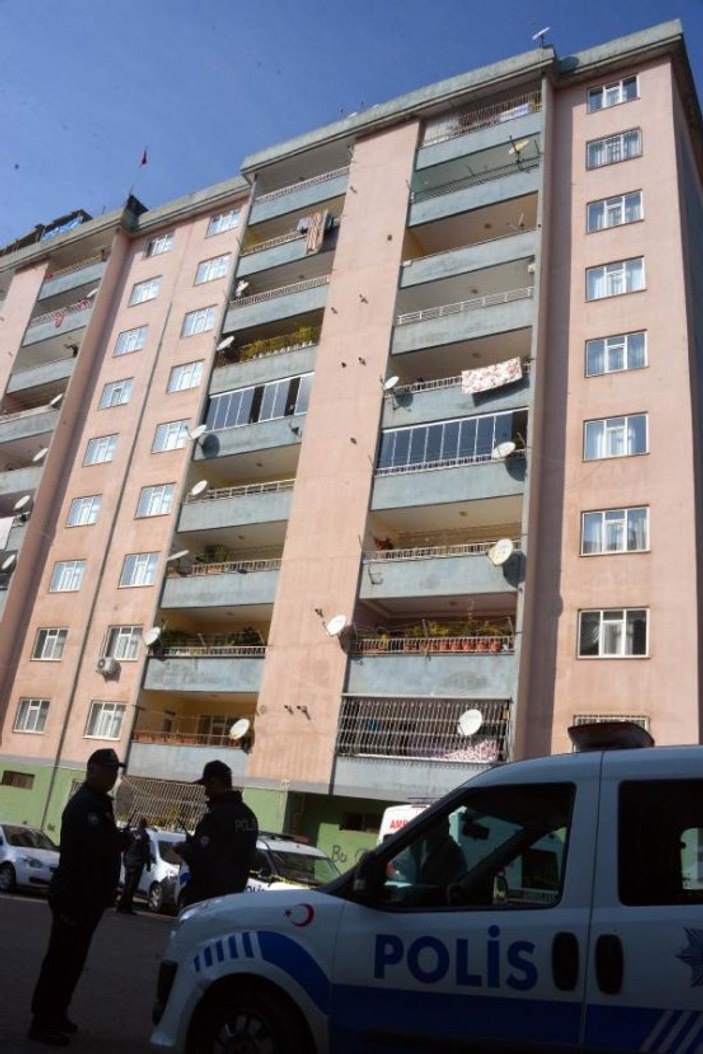 Kahramanmaraş'ta 10'uncu kattan atlayan kadın öldü