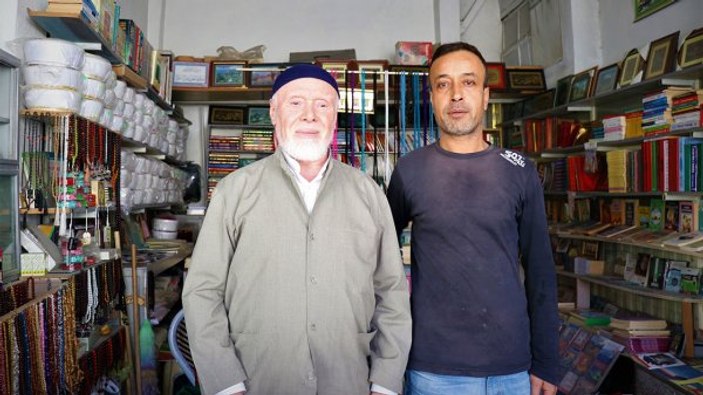 Baba ile oğlu, yan yana berber dükkanı açtı