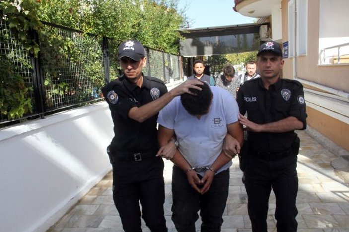 Muğla'da hırsızlar maket polis aracının lambasını çaldı