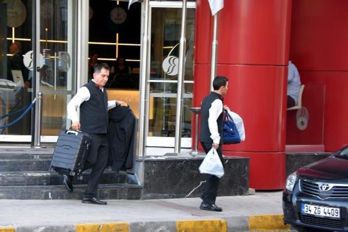 İzmir'de 350 müşterili otele haciz tahliyesi