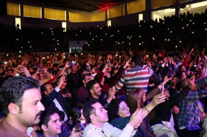 Van'da İranlı turistler Moein konseri ile coştu