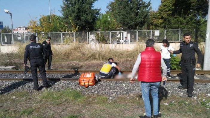 Manisa'da trenin çarptığı adam hayatını kaybetti