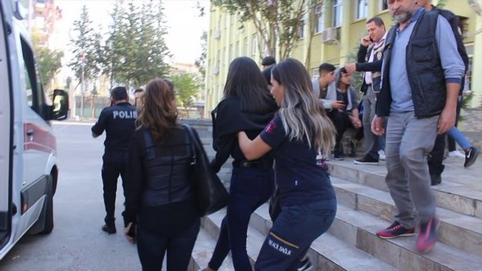 Adana'da bıçaklandığını saklayan kız öğrenci okulda fenalaştı