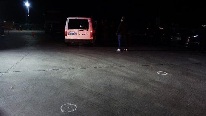 Bursa'da dur ihtarına uymayan şüpheliler polisi yaraladı