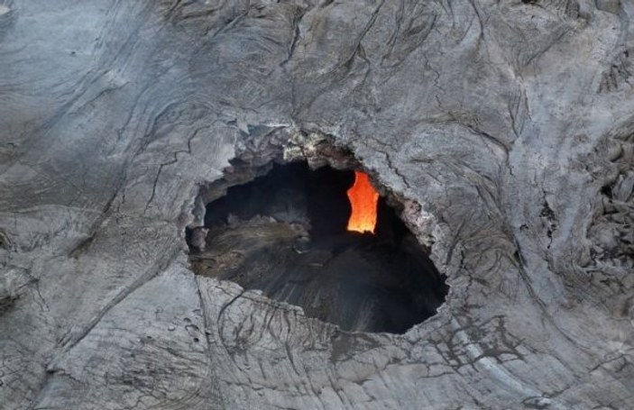 ABD'li adam bahçesinde oluşan lav tüneline düştü