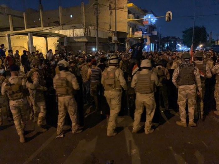 Irak'taki protestolara polis müdahalesinde 3 kişi öldü
