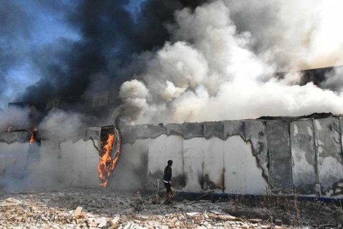 Sivas'ta geri dönüşüm fabrikasında yangın