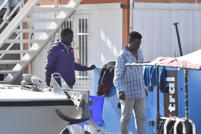 Bodrum'da kaçak göçmenlerin olduğu bot battı