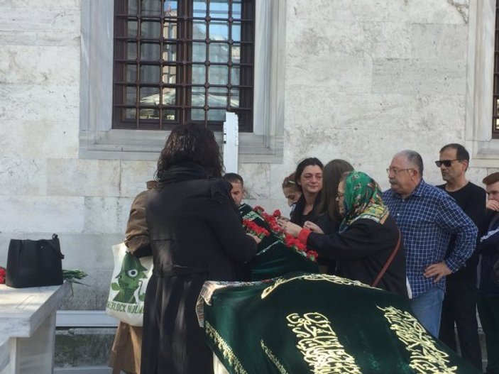 İstanbul Adliyesi'nde intihar eden kişi son yolculuğuna uğurlandı