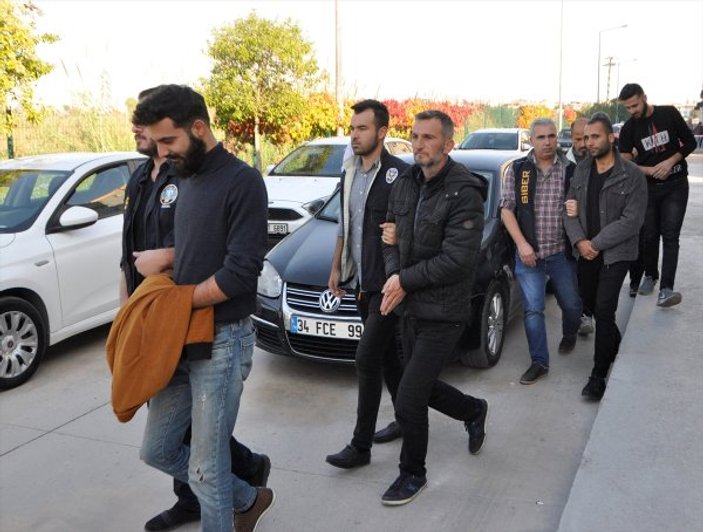 Adana'da peruklu bahis şebekesi yakalandı